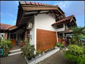 Rumah Sukajadi Pasteur Pusat Kota Bandung Sudah Renov Asri