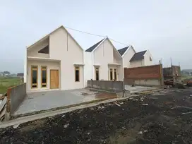 Rumah Baru Cantik Murah Indent Dekat Kampus UMS Solo