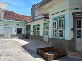 Rumah Strategis di Madiun 0 Jalan Raya Dekat Alun-Alun Cocok utk Usaha