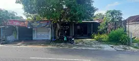 Dijual tanah bonus rumah dan tempat usaha di Jl. Palagan km. 16