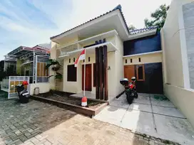 Rumah Cantik Gress Ready Unit Plafon Internit Tinggi Dekat UN Akvis