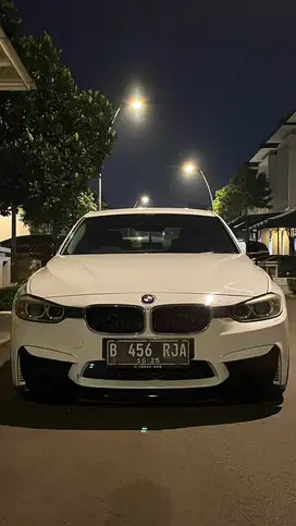 BMW 320i 2015 Bensin