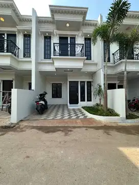 Dijual Rumah Dalam Cluster Bergaya American Classic Di Jagakarsa