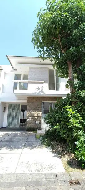 Disewakan rumah bagus Wisata Bukit mas 2 Wiyung dekat pakuwon Mall