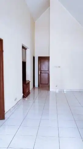 Disewa/dijual Rumah Alam Sutera Luas Rapi