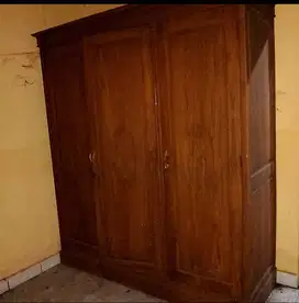 Lemari seken jati 3 pintu tebal kokoh