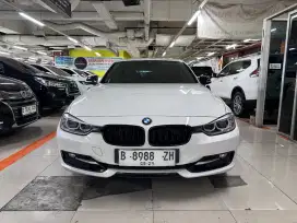 BMW 320i 2.0 AT 2013