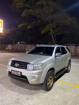 Toyota Fortuner 2.7 G 2005 AT