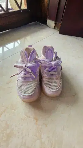 Sepatu sneaker kelinci modis anak perempuan 4-5th