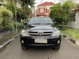 TOYOTA FORTUNER 2.7 G LUX AT 2005