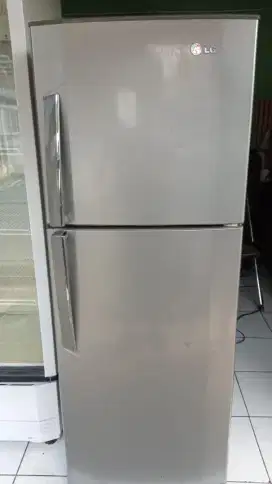 Kulkas lg 2pintu