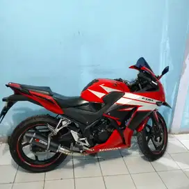 Dijual santai CBR Lokal warna merah th 2014