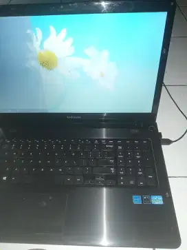 [JUAL CEPAT] Laptop Samsung Core i7 Bekas – Minus Keyboard & Layar
