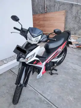 Motor Bebek - Honda Supra X FI 125 Hitam-Putih 2016