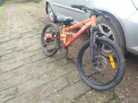 United sepeda gunung anak 20 inci bmx merah tms 3080