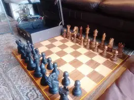 Catur Raksasa cocok untuk koleksi dari kayu pilihan sudah termasuk tas