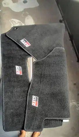Karpet mobil Toyota raize GR 1 set