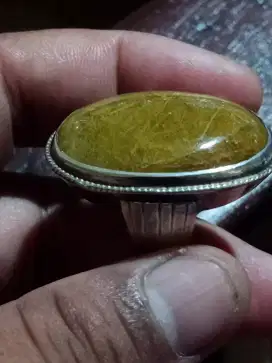 Cincin batu kecubung serat emas