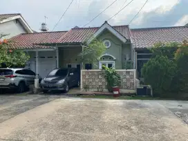 Rumah di Jatinegara Indah