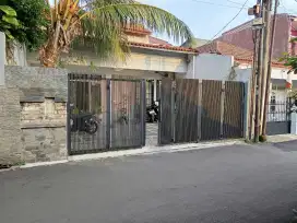 Rumah asri, adem, daerah Ciganjur Jagakarsa