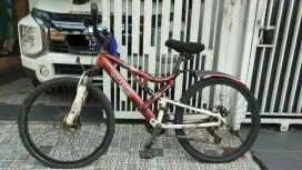 Dijual sepeda MTB bekas Polygon