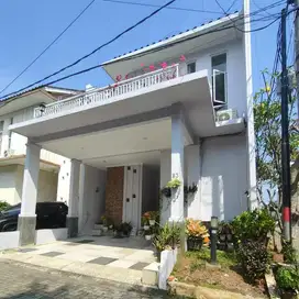 Dijual Cepat Rumah Dalam Town House di Cinere