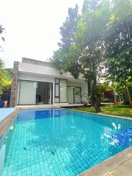 Rumah Minimalis Modern Nyaman dan Asri di lebak bulus