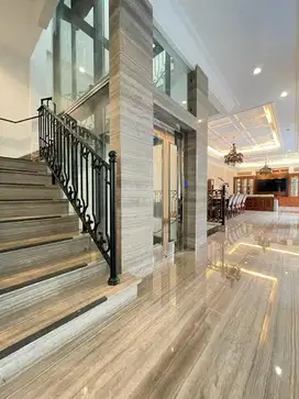 Rumah Mewah 3 Lantai Fully furnished di Tirtayasa Kebayoran Baru