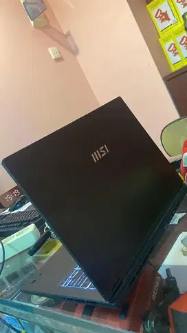 DIJUAL LAPTOP MSI MODERN 14 LIKE NEW