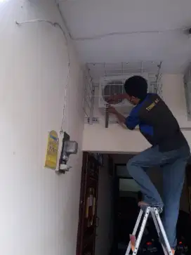 Cuci AC / Perawatan AC jasa panggilan wilayah surabaya