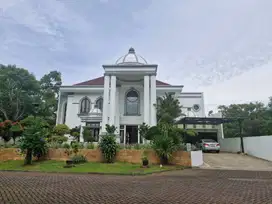 Dijual Rumah Mewah Bukit Golf BSD Ada Kolam Renang dan Asri