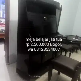 Meja belajar antik dengan kursi. Kayu jati tua bekas Bogor dah melamin