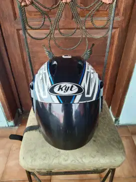 HELM ori KYT normal layak pake minus busa sobek dikit