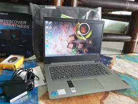 Laptop lenovo slim 3 like new