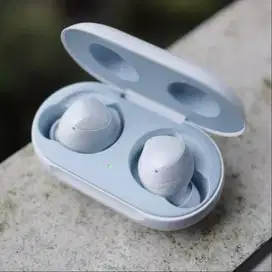 Samsung Galaxy Buds 2019 - Original Earphone-Putih