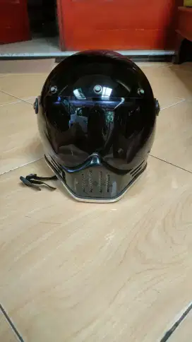 Helm cakil hitam baru pakai 3x like new