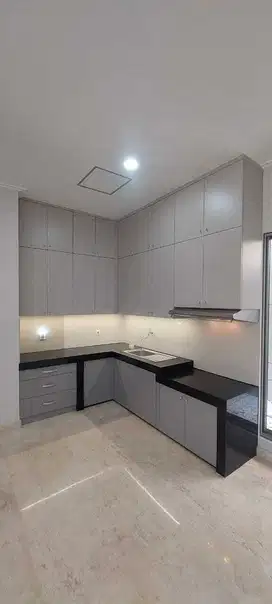 Disewakan Rumah Golf Island PIK Luas 10x15 semi furnished cantik
