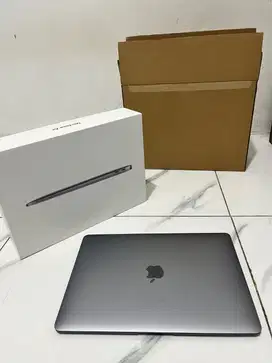Macbook air M1 , 2020