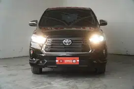 Toyota Innova Venturer Diesel 2.4 AT 2022
