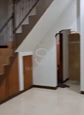 DISEWAKAN RUMAH NYAMAN DI SARIJADI KOTA BANDUNG