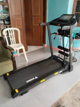 Dijual treadmill elektrik 3 fungsi mulus banget merk vosgo