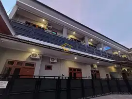 KOST 13KT DENGAN SECURITY PARKING DAN CARPORT LUAS DI NGAGLIK