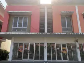 Ruko 2 lantai posisi Hook siap untuk usaha