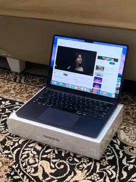 MacBook Air 2022 M2 8/256 13 inch