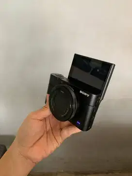KAMERA SONY RX100 MARK IV