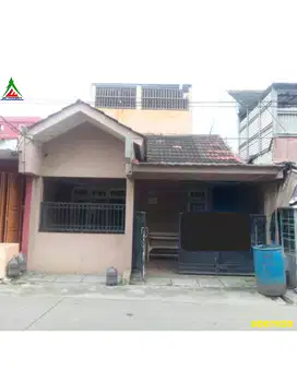 Dijual rumah di jalan utama Binong Permai Karawaci Tangerang