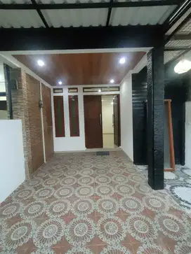 DI JUAL RUMAH PINGGIR JALAN JAGAKARSA JAKARTA SELATAN