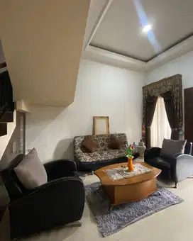Dijual Rumah 2 Lantai Siap Huni Dekat sekolah Abdi Siswa Graha Raya