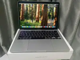 Macbook pro m2 13inch 8gb/512 ibox