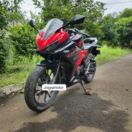 Honda cbr 150 r tahun 2019 cash credit